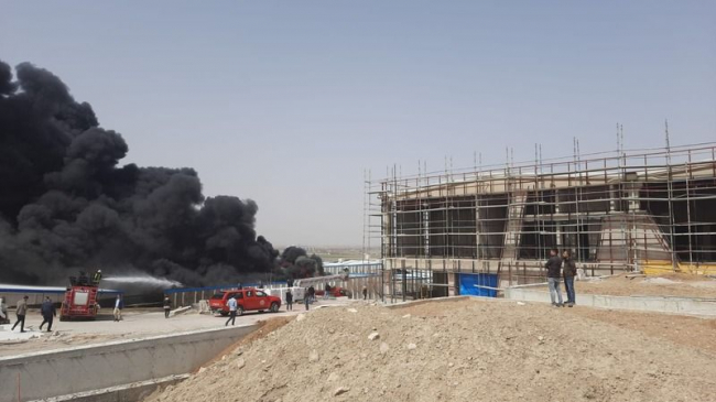 Karaman'da bir plastik fabrikasında yangın çıktı